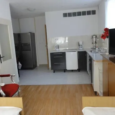 Croatia Borik Family With Garten View Number 2 * 자다르